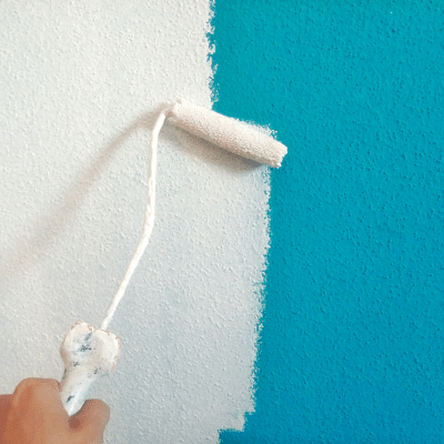 Appliquer une couleur plus claire sur une couleur foncée sur un mur