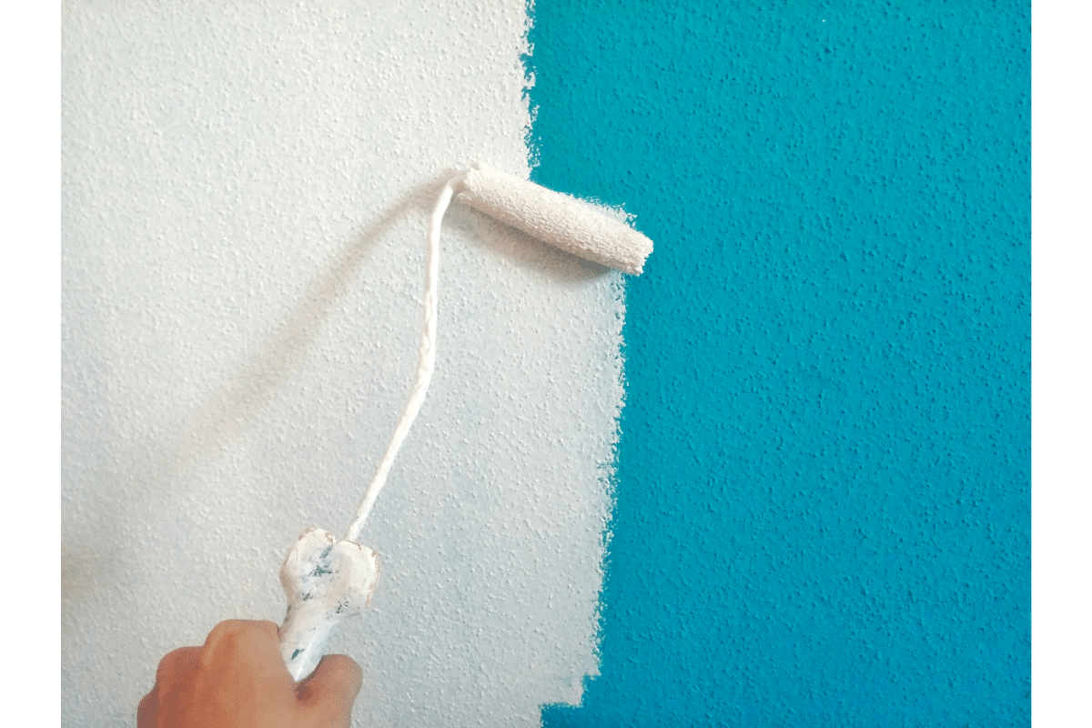 Appliquer une couleur plus claire sur une couleur foncée sur un mur Avant Gardening
