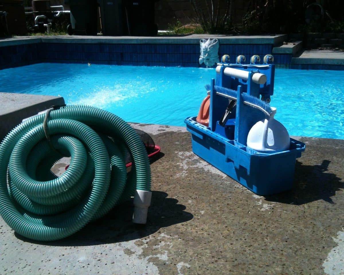 Entretien et nettoyage de piscine