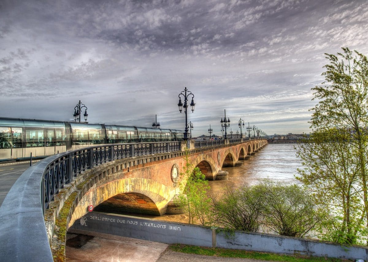 Guide complet du déménagement à Bordeaux
