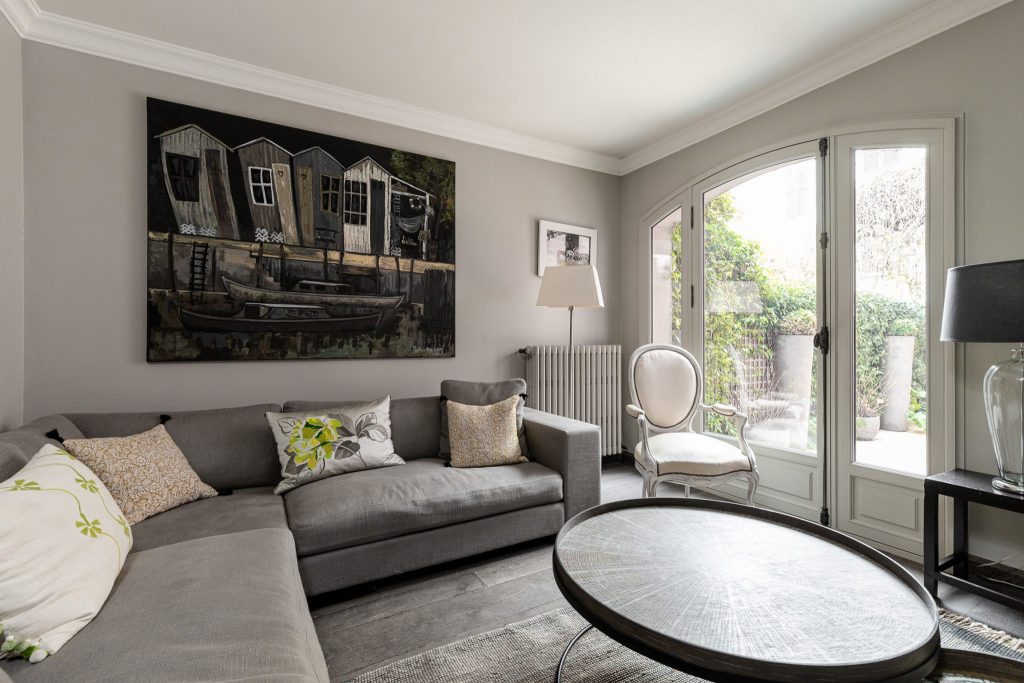 une fenêtre à recouvrement qui allie tradition et modernité