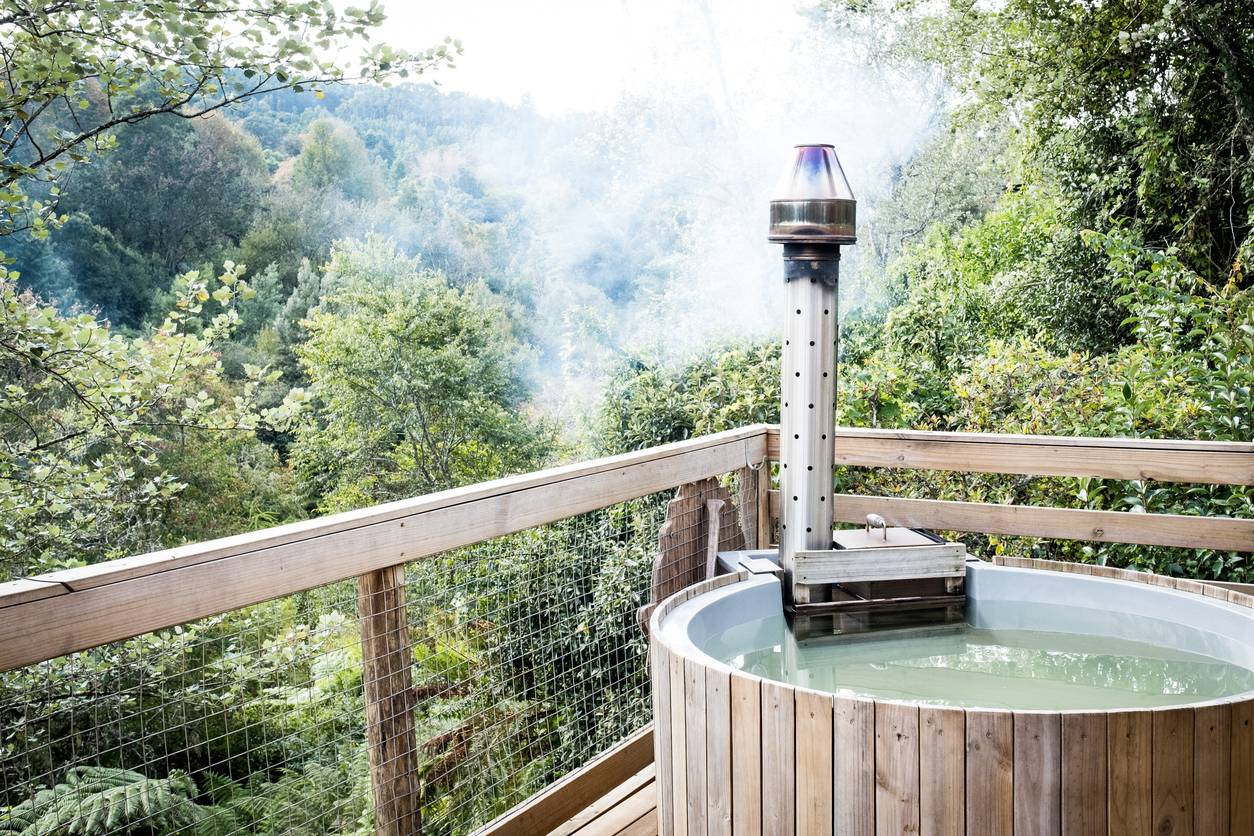 jacuzzi extérieur montagne spa bassin sauna baigner altitude 