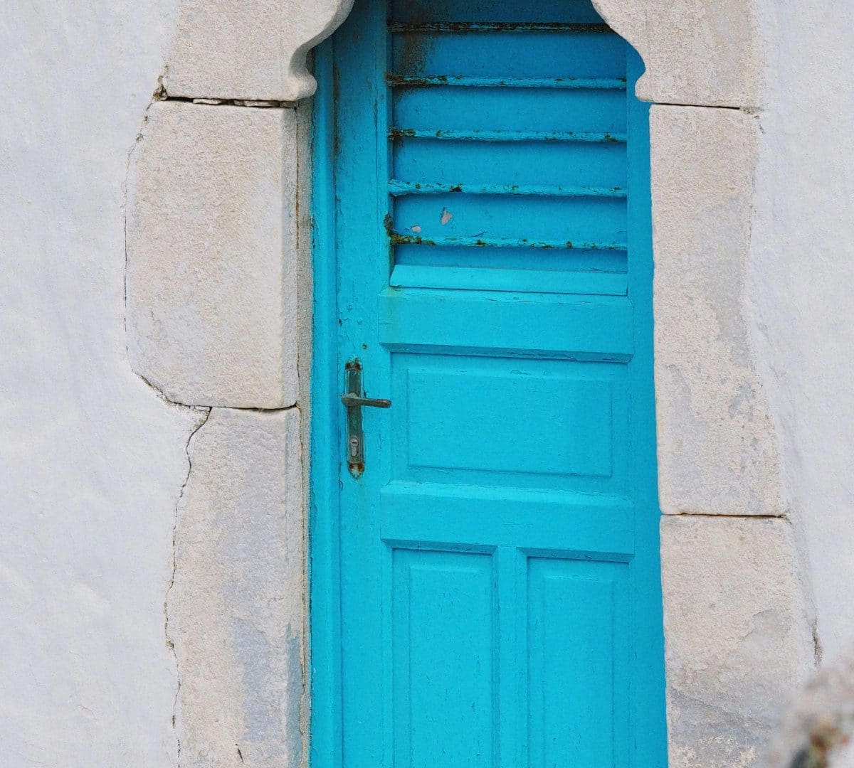 Remplacement de sa porte d'entrée : quels critères retenir en 2024 ?