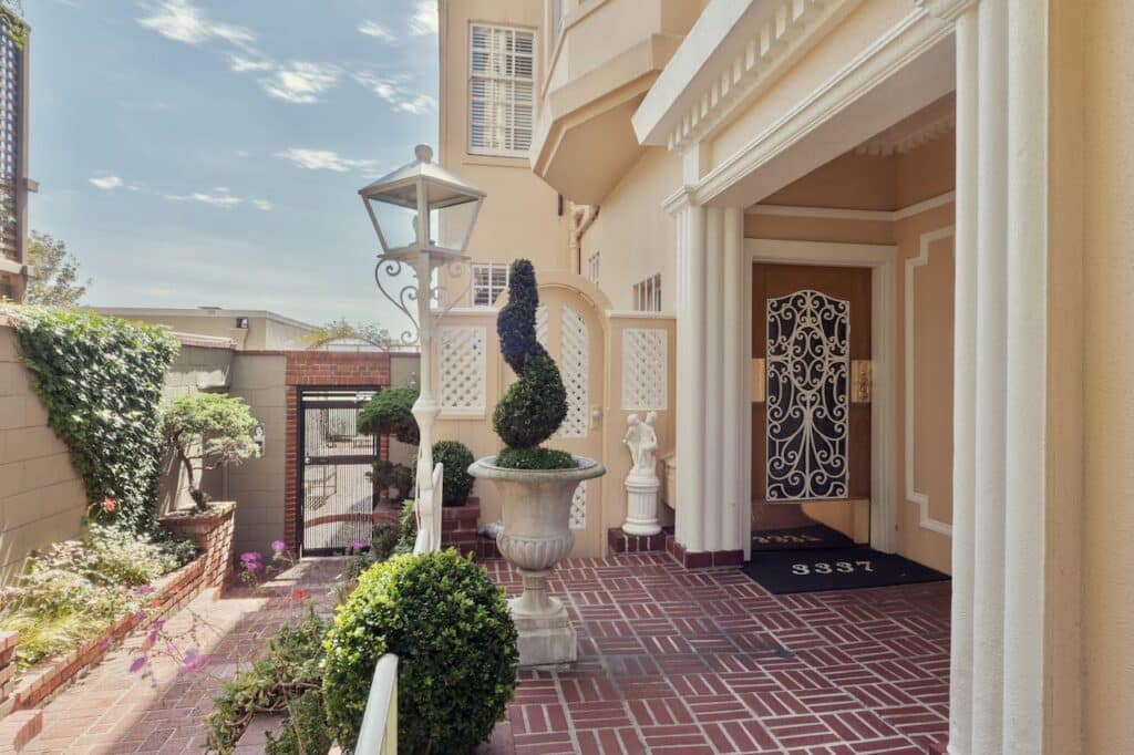 L'installation d'une clôture rigide