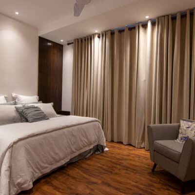 Bien choisir ses rideaux et voilages pour une chambre à coucher accueillante