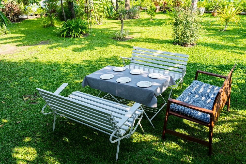 Quelles méthodes adopter pour le nettoyage d'une chaise de jardin